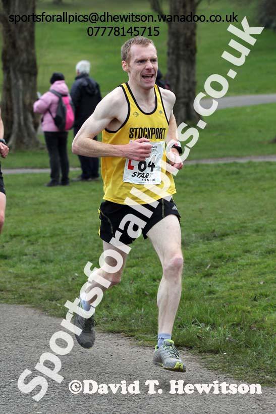 J. Scott-Buccleuch (Stockport) on the 10th leg of the senior mens 12 stage relay, 2014 Northern 12 and 6 Stage Relays, Heaton Park Manchester. Photo: David T. Hewitson/Sports for All Pics